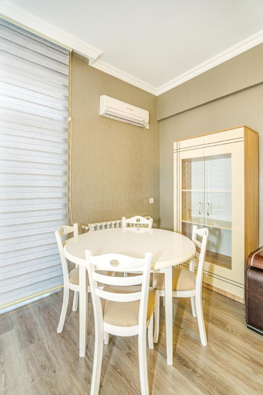 M Estate 1 Room Targovu Baku Exterior photo